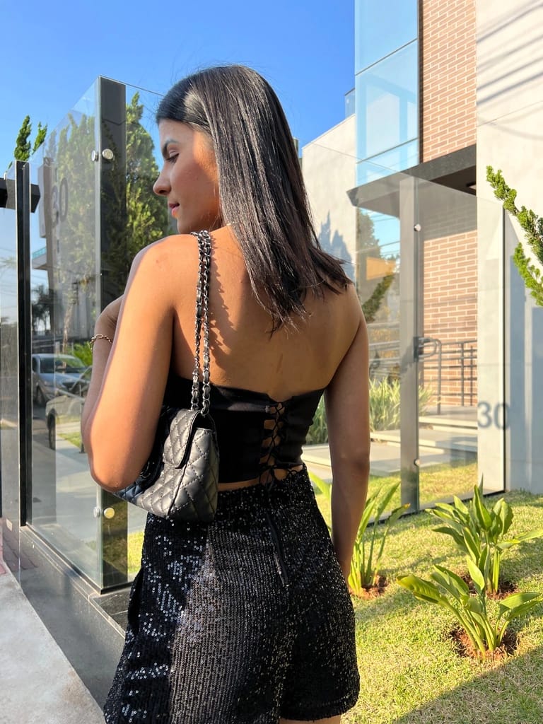 Short Curto em Paetê Vittar